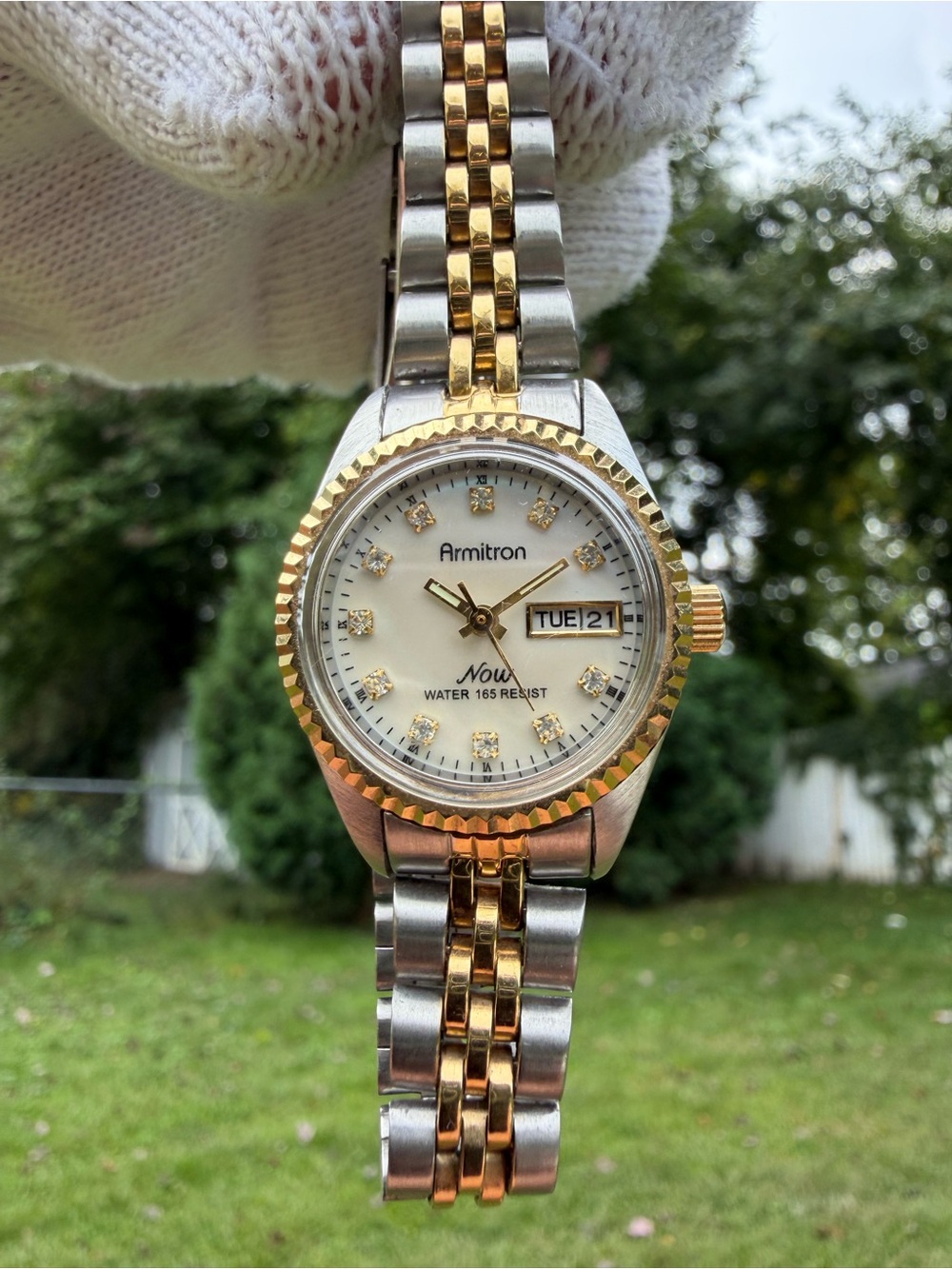 Vintage Armitron Now Womens Watch Two Tone Day Date Fluted Bezel Crystal Markers